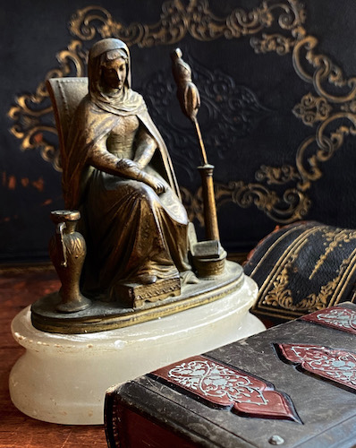 画像: マーテル・アドミラビリス（感ずべき御母）の聖母像
