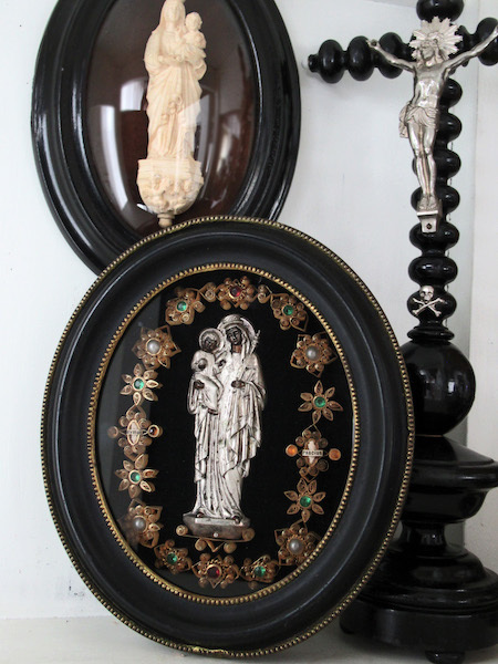 画像: 聖母子像と聖人の遺物入りルリケール（1892年）