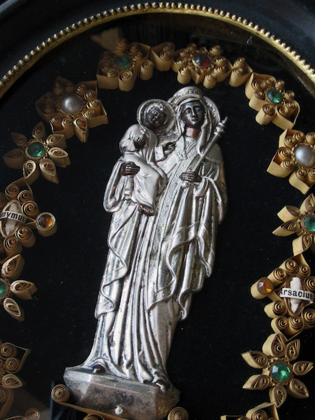 画像: 聖母子像と聖人の遺物入りルリケール（1892年）