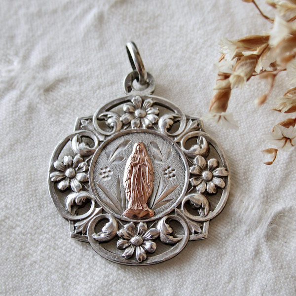 画像: ルルドの聖母とデイジーの銀×金鍍金メダイ
