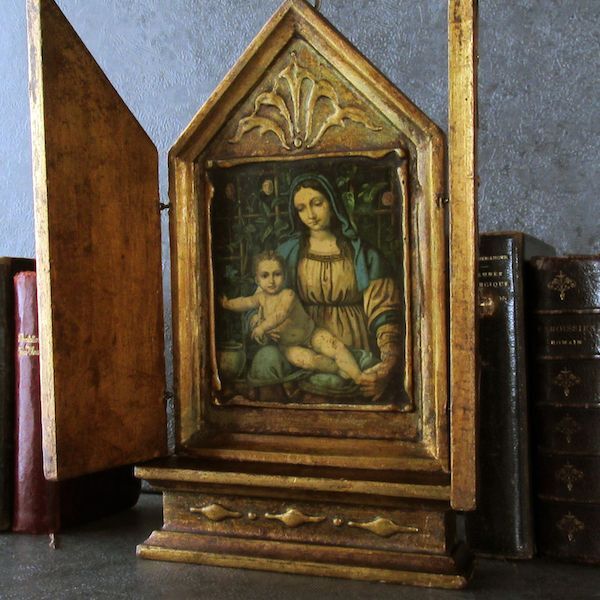画像: バラ園の聖母の扉付き祭壇