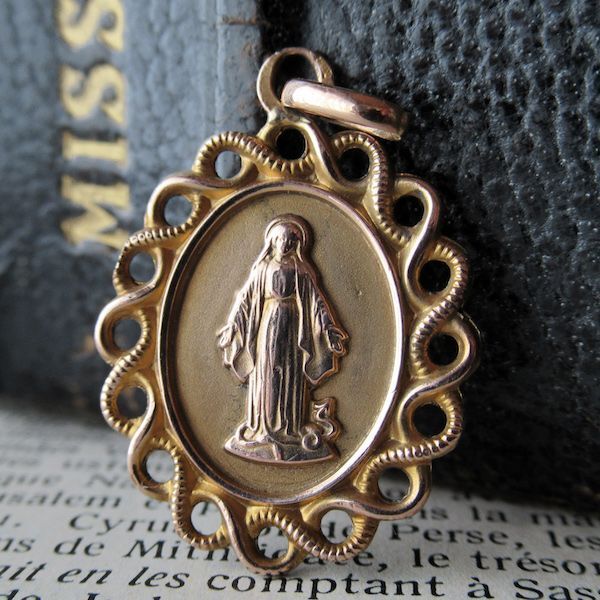 画像1: 聖母マリアのゴールドプレートメダイ